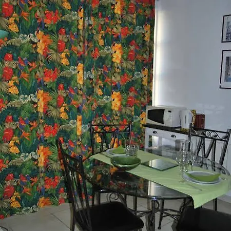 La Tour Boileau Apartment