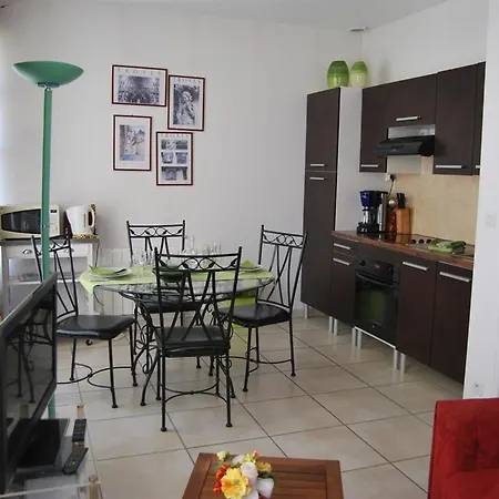 La Tour Boileau Apartment *